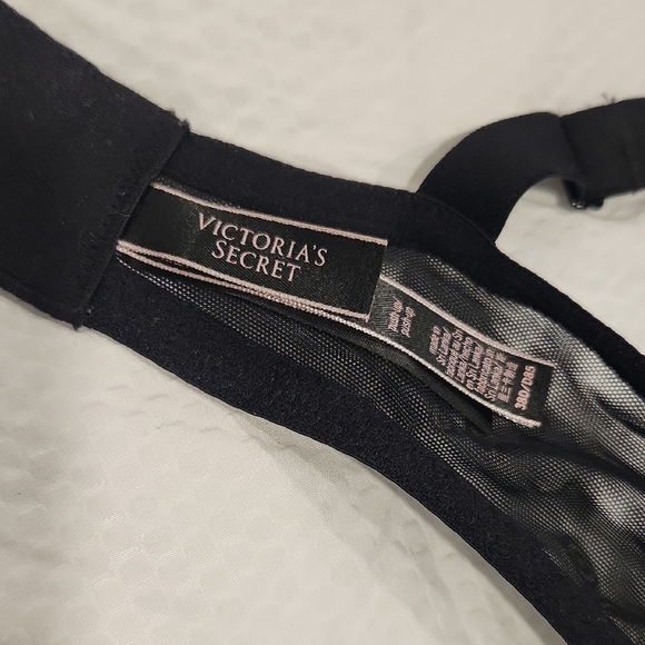 Victoria's Secret Black Lace Push-Up Bra - Picture 7 of 9